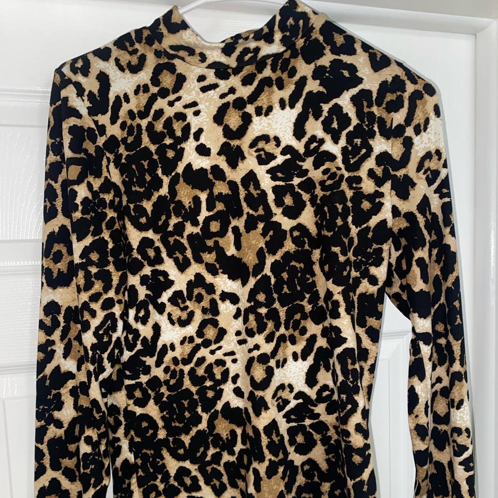 Cheetah high neck long sleeve shirt